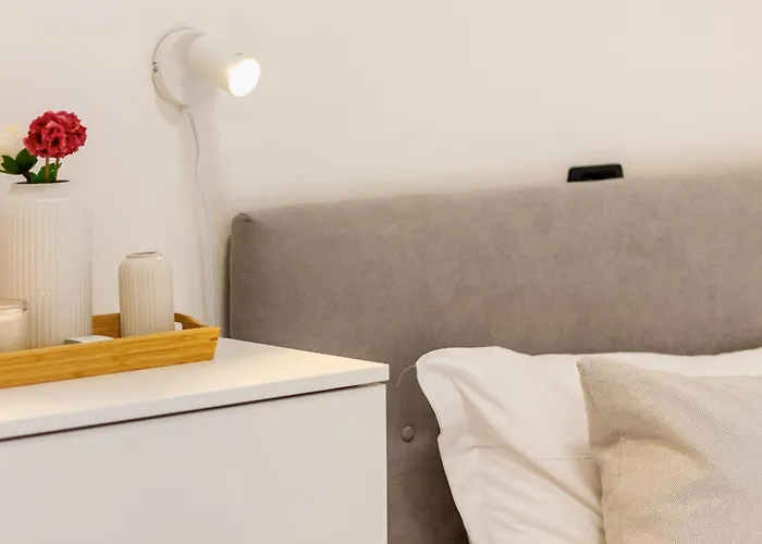 Borghi Station House *